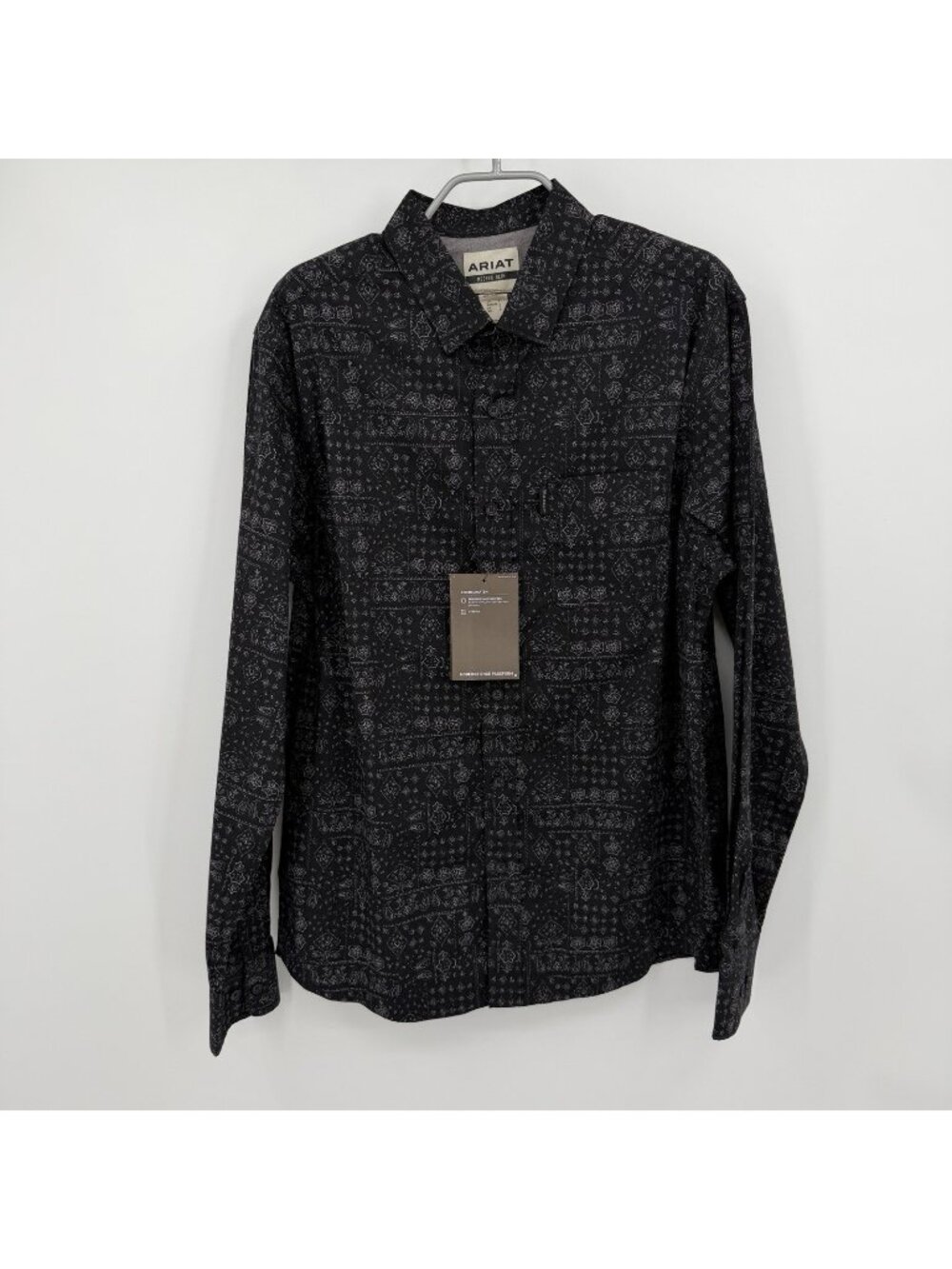 Ariat Micah Modern Slim Long Sleeve Button Down Shirt size L Black Paisley Patch